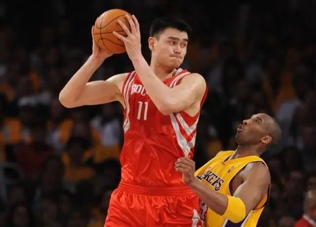 NBA最惨第一人！7位亲人相继去世后，如今，他也中招了...